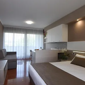 All'adige Apartmanhotel
