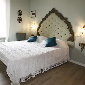 Juliet's Nest In Vérone